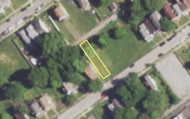 Aerial view of 4933 CLAXTON AV — vacant lot, St. Louis with approximate parcel outline