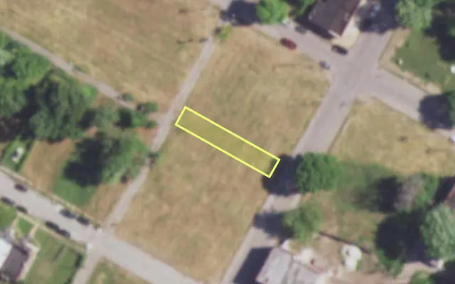 Aerial view of 2615 N TAYLOR AV — vacant lot, St. Louis with approximate parcel outline