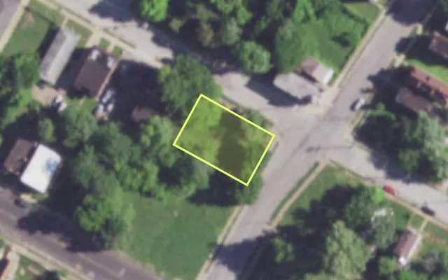 Aerial view of 4163 PRAIRIE AV — vacant lot, St. Louis with approximate parcel outline