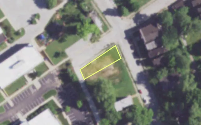 Aerial view of 4429 STRODTMAN PL — vacant lot, St. Louis with approximate parcel outline
