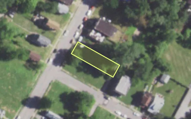 Aerial view of 2706 ARLINGTON AV — vacant lot, St. Louis with approximate parcel outline