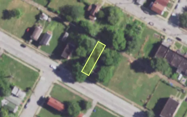 Aerial view of 3733 LEE AV — vacant lot, St. Louis with approximate parcel outline