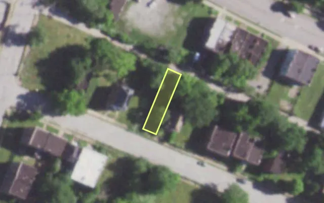 Aerial view of 5077 WELLS AV — vacant lot, St. Louis with approximate parcel outline