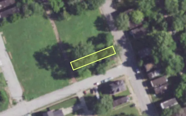 Aerial view of 4003 N FLORISSANT AV — vacant lot, St. Louis with approximate parcel outline