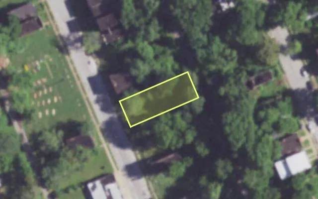 Aerial view of 4330 N 20TH ST — vacant lot, St. Louis with approximate parcel outline