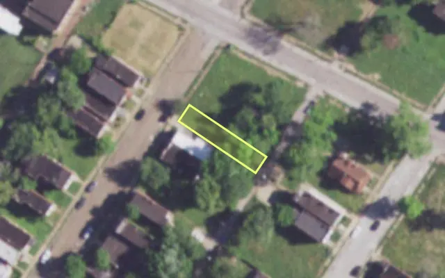Aerial view of 4248 COLLEGE AV — vacant lot, St. Louis with approximate parcel outline