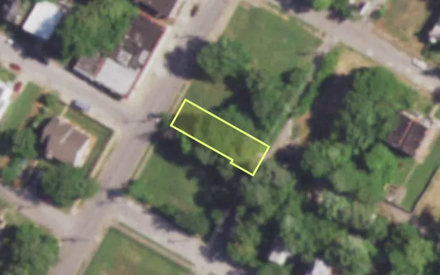 Aerial view of 2612 MARCUS AV — vacant lot, St. Louis with approximate parcel outline
