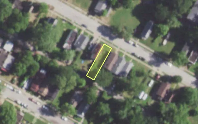 Aerial view of 5644 KENNERLY AV — vacant lot, St. Louis with approximate parcel outline