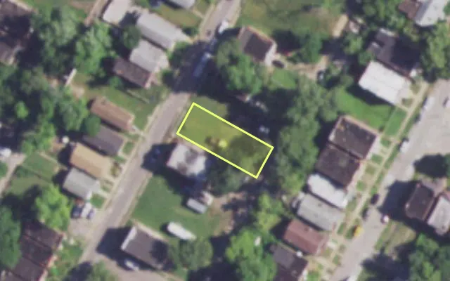 Aerial view of 3116 N SARAH ST — vacant lot, St. Louis with approximate parcel outline