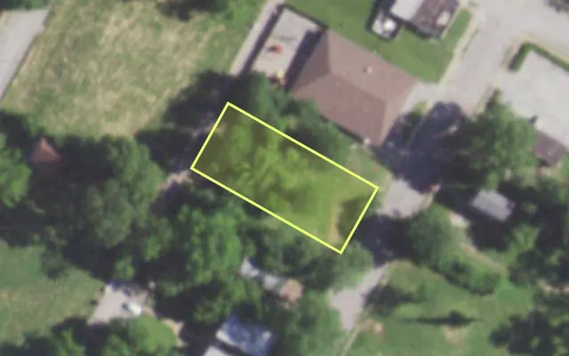 Aerial view of 2845 ARLINGTON AV — vacant lot, St. Louis with approximate parcel outline