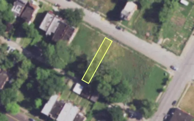 Aerial view of 3920 LABADIE AV — vacant lot, St. Louis with approximate parcel outline