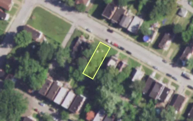 Aerial view of 4460 KOSSUTH AV — vacant lot, St. Louis with approximate parcel outline