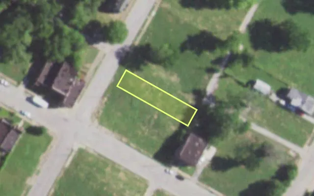 Aerial view of 2508 CLARA AV — vacant lot, St. Louis with approximate parcel outline