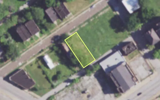 Aerial view of 2116 OBEAR AV — vacant lot, St. Louis with approximate parcel outline