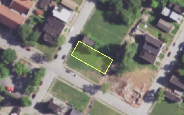 Aerial view of 4130 PECK ST — vacant lot, St. Louis with approximate parcel outline