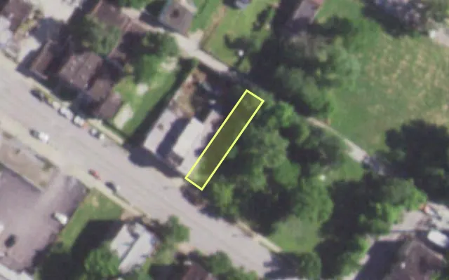 Aerial view of 5351 DR MARTIN LUTHER KING DR — vacant lot, St. Louis with approximate parcel outline