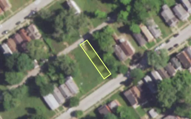 Aerial view of 5031 CLAXTON AV — vacant lot, St. Louis with approximate parcel outline