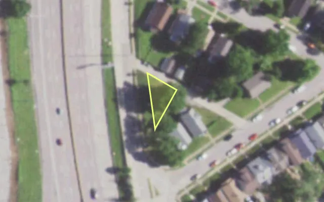 Aerial view of 4705 R WREN AV — vacant lot, St. Louis with approximate parcel outline