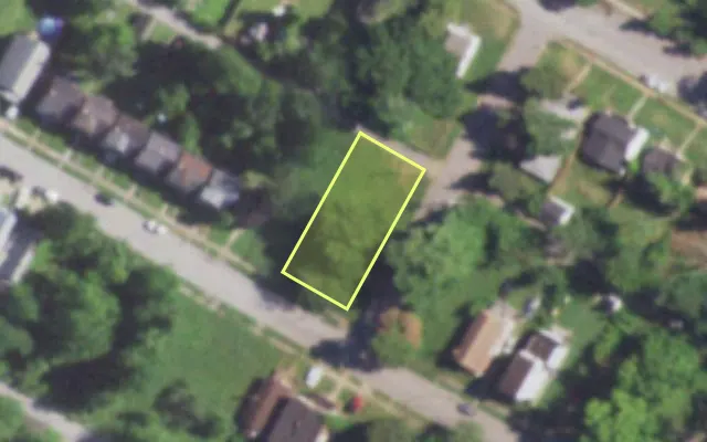 Aerial view of 5801 SALOMA AV — vacant lot, St. Louis with approximate parcel outline
