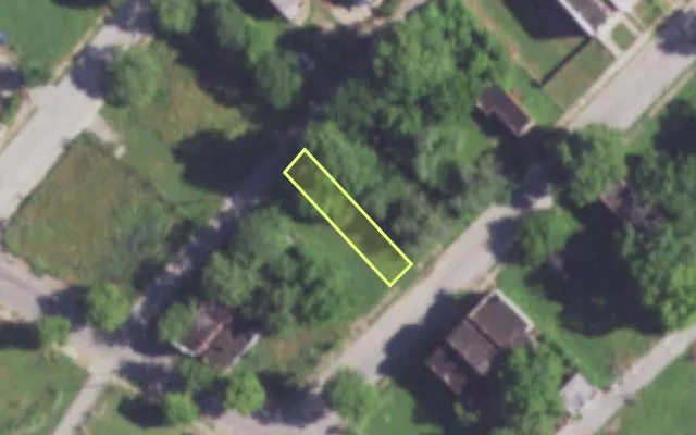Aerial view of 2225 E COLLEGE AV — vacant lot, St. Louis with approximate parcel outline