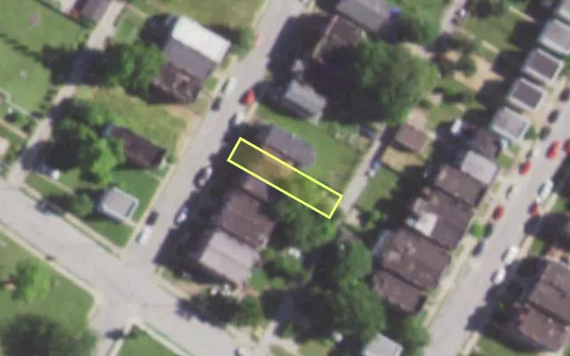 Aerial view of 1414 GRANVILLE PL — vacant lot, St. Louis with approximate parcel outline