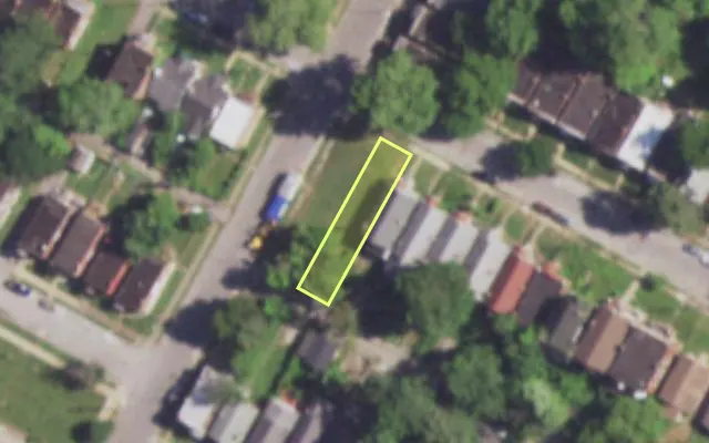 Aerial view of 4628 ASHLAND AV — vacant lot, St. Louis with approximate parcel outline