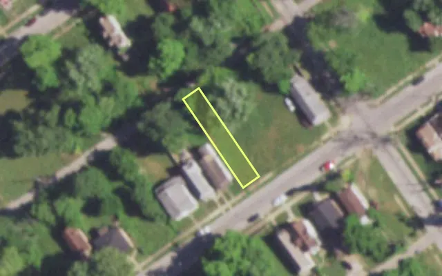 Aerial view of 5467 THRUSH AV — vacant lot, St. Louis with approximate parcel outline