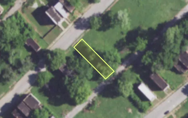 Aerial view of 2166 E COLLEGE AV — vacant lot, St. Louis with approximate parcel outline