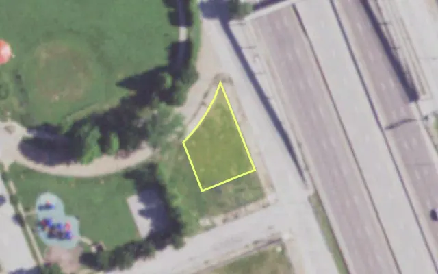 Aerial view of 2301 N 11TH ST — vacant lot, St. Louis with approximate parcel outline