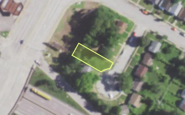 Aerial view of 4865 NORWICH PL — vacant lot, St. Louis with approximate parcel outline