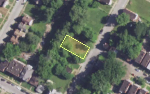 Aerial view of 4025 CAMELLIA AV — vacant lot, St. Louis with approximate parcel outline