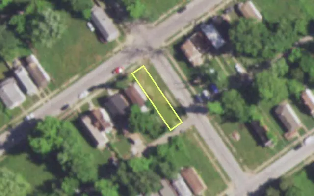 Aerial view of 5478 THRUSH AV — vacant lot, St. Louis with approximate parcel outline