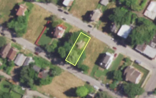 Aerial view of 4726 CUPPLES PL — vacant lot, St. Louis with approximate parcel outline