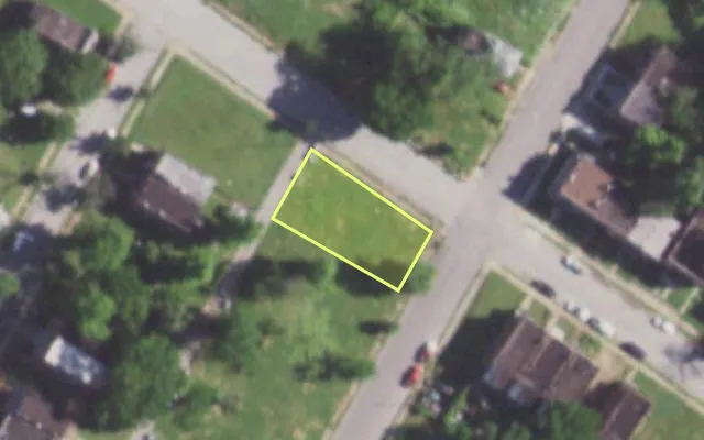 Aerial view of 1445 ARLINGTON AV — vacant lot, St. Louis with approximate parcel outline