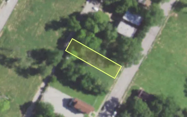 Aerial view of 2815 ARLINGTON AV — vacant lot, St. Louis with approximate parcel outline