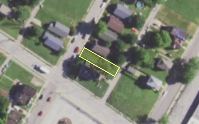 Aerial view of 1408 TEMPLE PL — vacant lot, St. Louis with approximate parcel outline