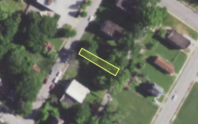 Aerial view of 1428 LAUREL ST — vacant lot, St. Louis with approximate parcel outline