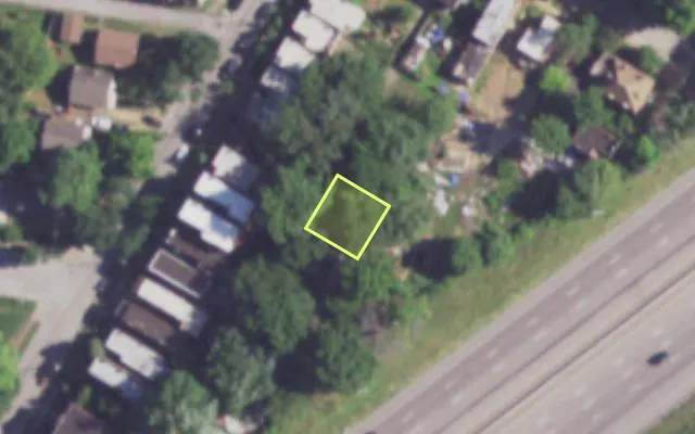 Aerial view of 3850 R MARINE AV — vacant lot, St. Louis with approximate parcel outline