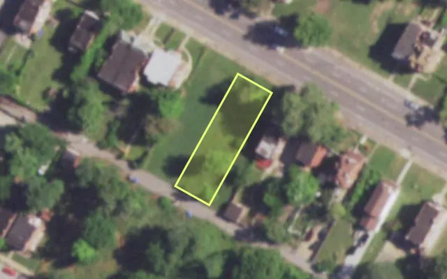 Aerial view of 4242 PAGE BLVD — vacant lot, St. Louis with approximate parcel outline