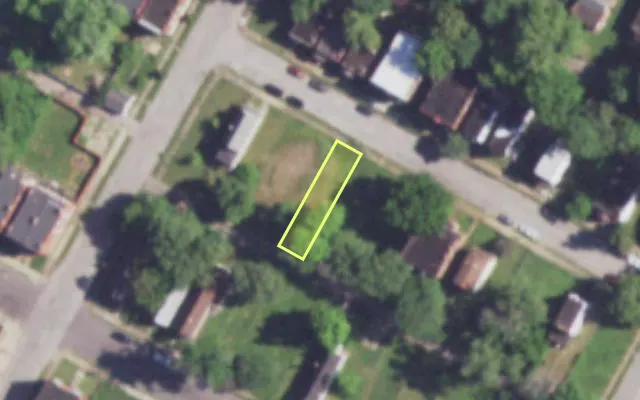 Aerial view of 4230 W FARLIN AV — vacant lot, St. Louis with approximate parcel outline