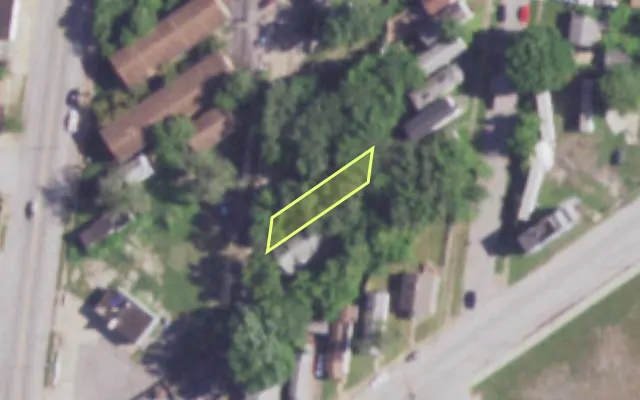 Aerial view of 8420 LOWELL LA — vacant lot, St. Louis with approximate parcel outline