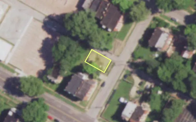 Aerial view of 1315 CORA AV — vacant lot, St. Louis with approximate parcel outline