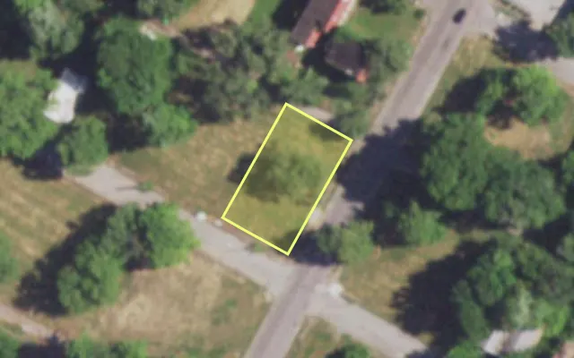 Aerial view of 1801 N NEWSTEAD AV — vacant lot, St. Louis with approximate parcel outline