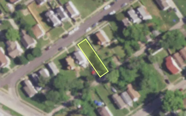Aerial view of 4718 BEACON AV — vacant lot, St. Louis with approximate parcel outline