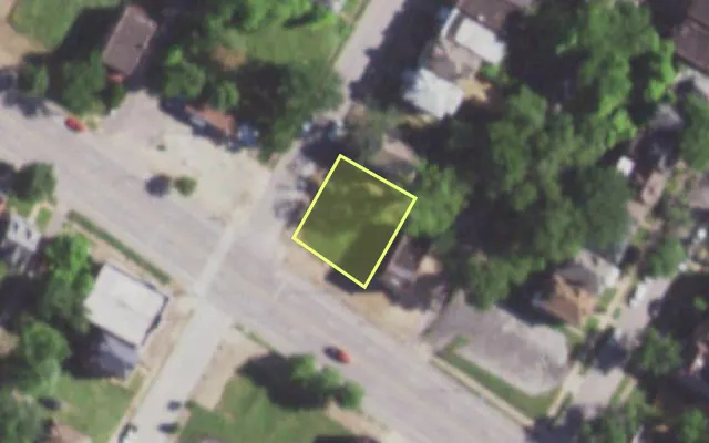Aerial view of 5651 PAGE BLVD — vacant lot, St. Louis with approximate parcel outline