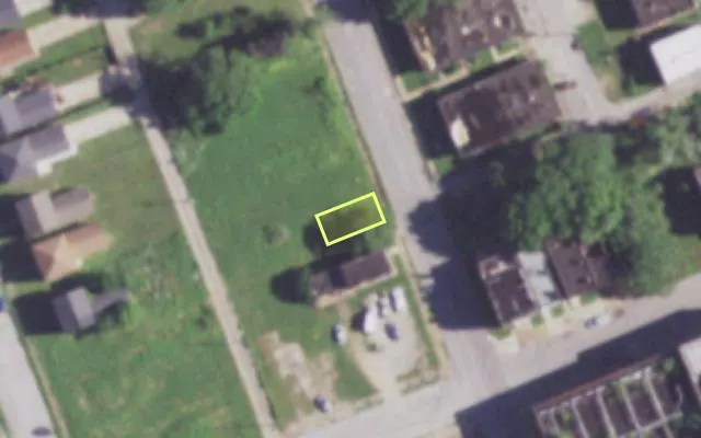 Aerial view of 3909 N FLORISSANT AV — vacant lot, St. Louis with approximate parcel outline