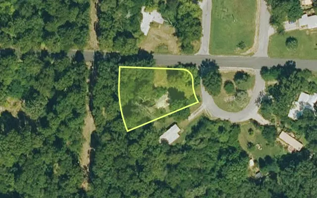 Aerial view of IZARD County parcel 800-09352-000 — Arkansas post-auction with approximate parcel outline