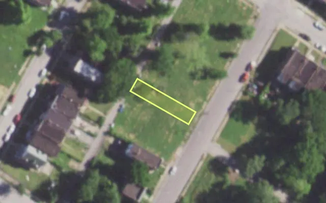 Aerial view of 1425 ARLINGTON AV — vacant lot, St. Louis with approximate parcel outline