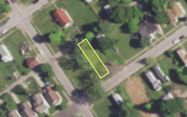 Aerial view of 4907 BEACON AV — vacant lot, St. Louis with approximate parcel outline