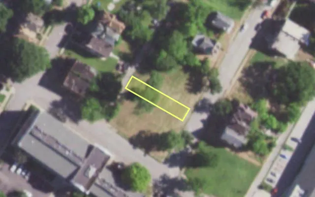 Aerial view of 1361 BURD AV — vacant lot, St. Louis with approximate parcel outline